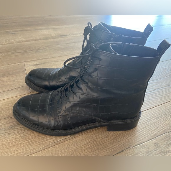 Sam Edelman Moto Boots, snakeskin embossed. Size 10 - Picture 2 of 5